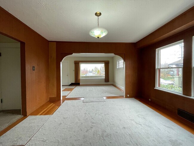 Building Photo - Exceptional Living Within Montavilla 2 Bed...