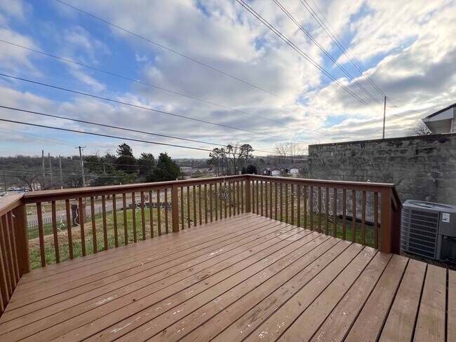 Building Photo - 2-Bedroom + office Condo Retreat with Pool Access