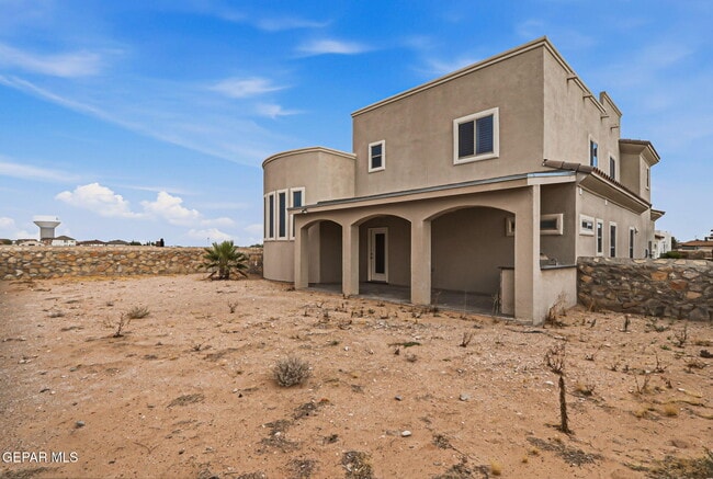 Building Photo - 14293 Meadow Lake Ave