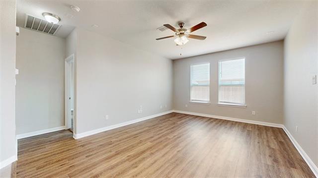 Building Photo - 1000 Meadow Scape Dr