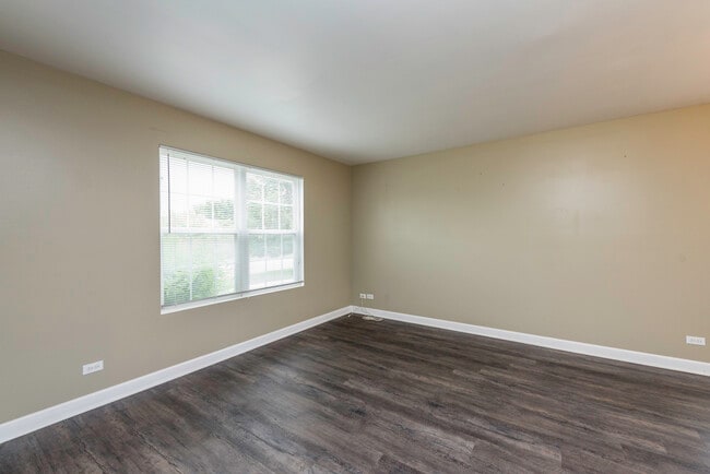 Building Photo - 686 Chippewa Cir