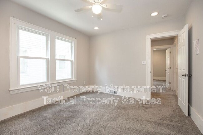 Building Photo - 3692 E 147th St