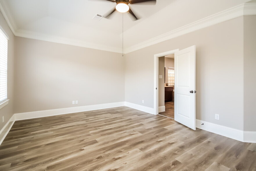 Building Photo - 8840 Ashbloom Ln