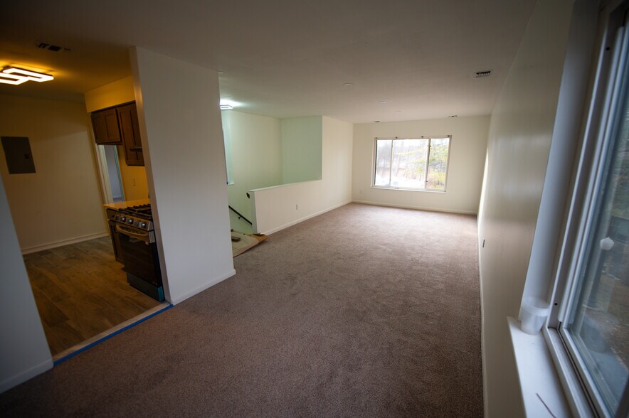 Building Photo - 3107 Pine Cone Ct