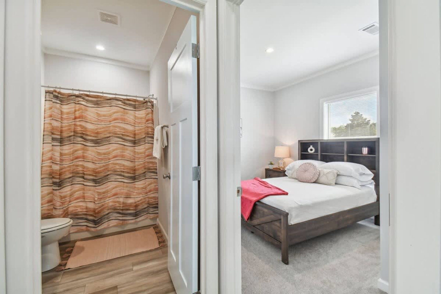 Building Photo - 10030 Sterling Ave