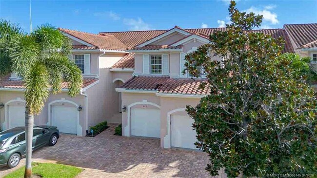 Building Photo - 2371 SW Carriage Hill Terrace