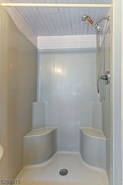 Building Photo - 16 Harris St