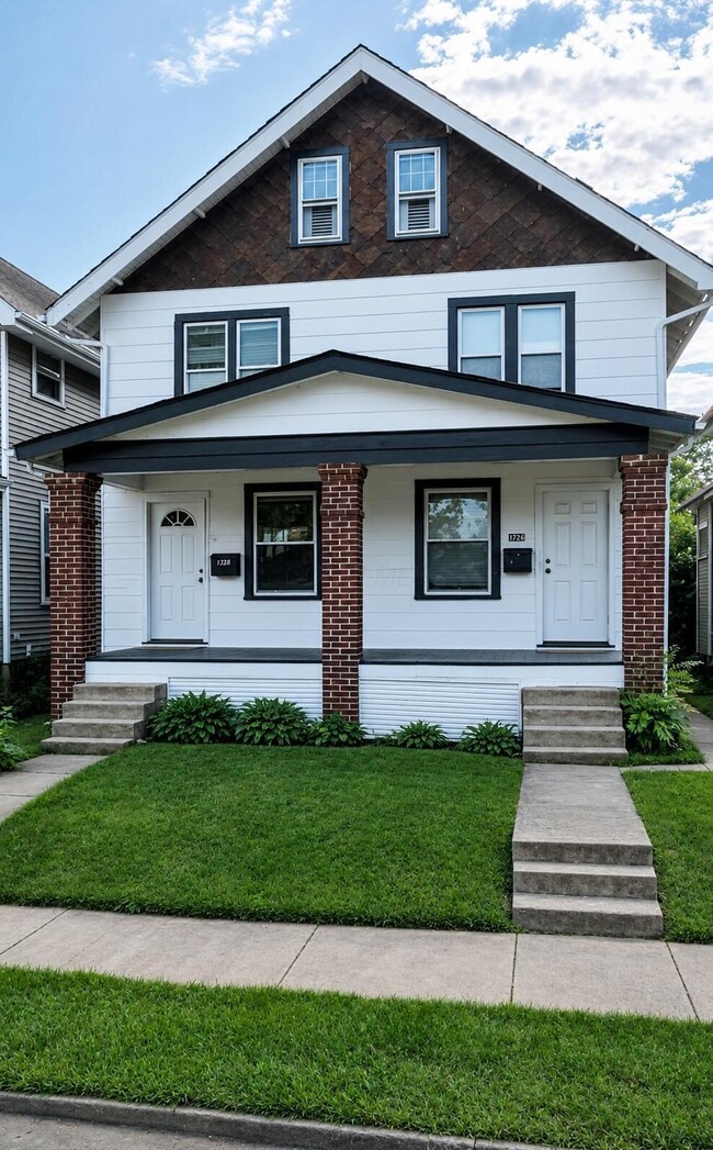 Building Photo - 2568 Indianola Ave