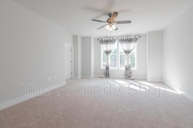 Building Photo - 2620 Lassen Pl