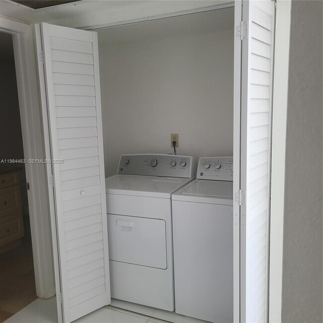 Building Photo - 8245 Lake Dr