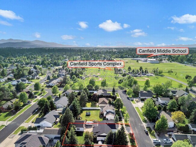 Building Photo - 2082 E Greenleaf Ln