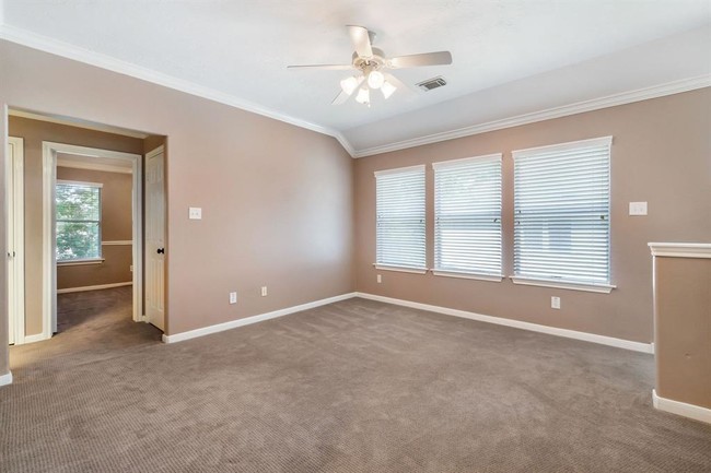 Building Photo - 7 Bellisima Ct