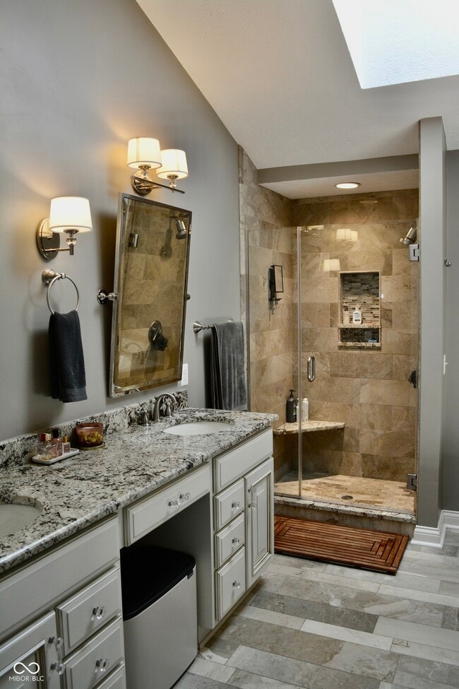 Building Photo - 6862 Riverside Way