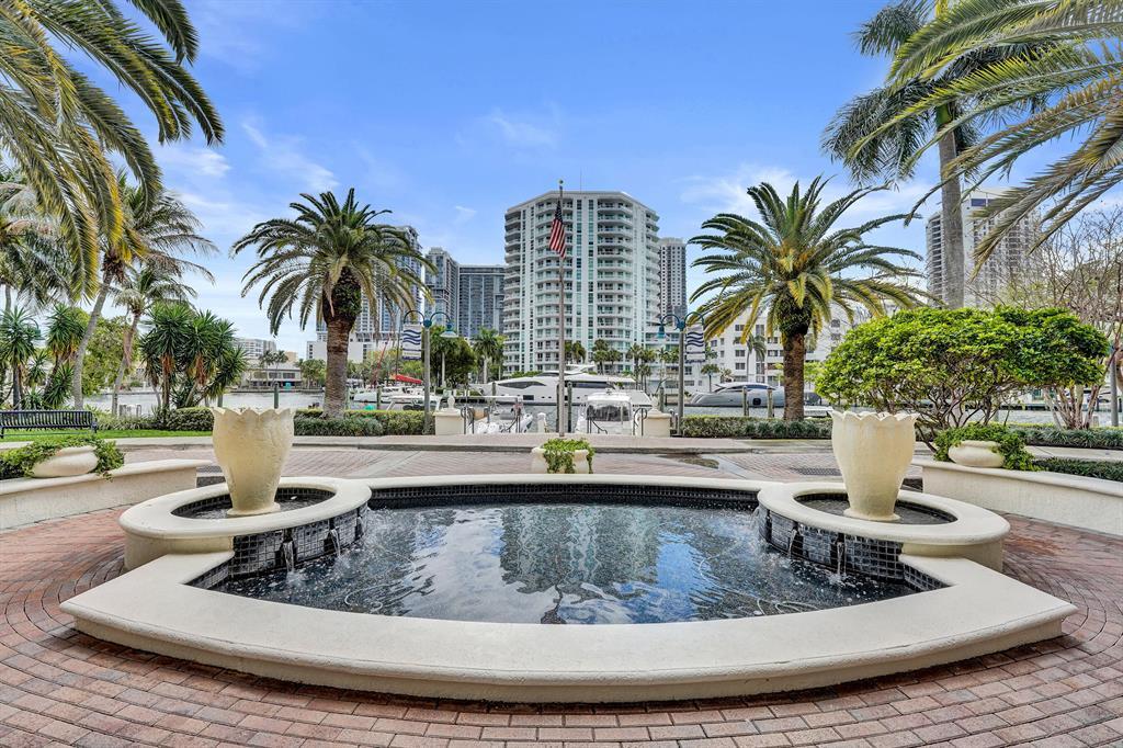 Building Photo - 610 W Las Olas Blvd