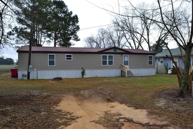 Building Photo - 3 Bedroom 2 Bathroom Mobile Home