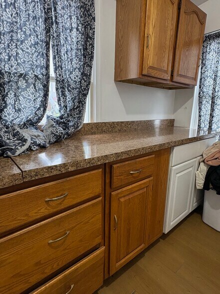 2nd floor laundry room - 5234 Lincoln Hwy W