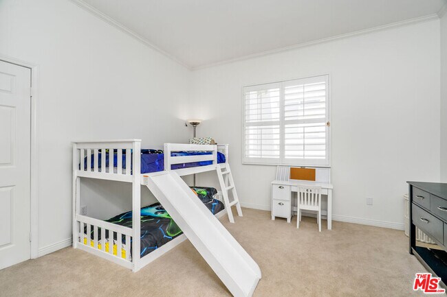 Building Photo - 5734 S Celedon Creek