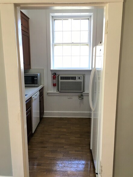 Building Photo - 25 W Boscawen St