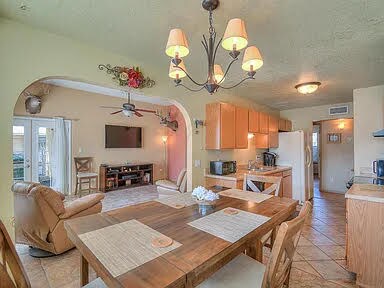 Building Photo - 3115 Loma Pedregosa NW