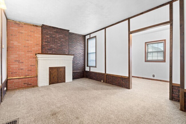 Building Photo - 542 2nd St