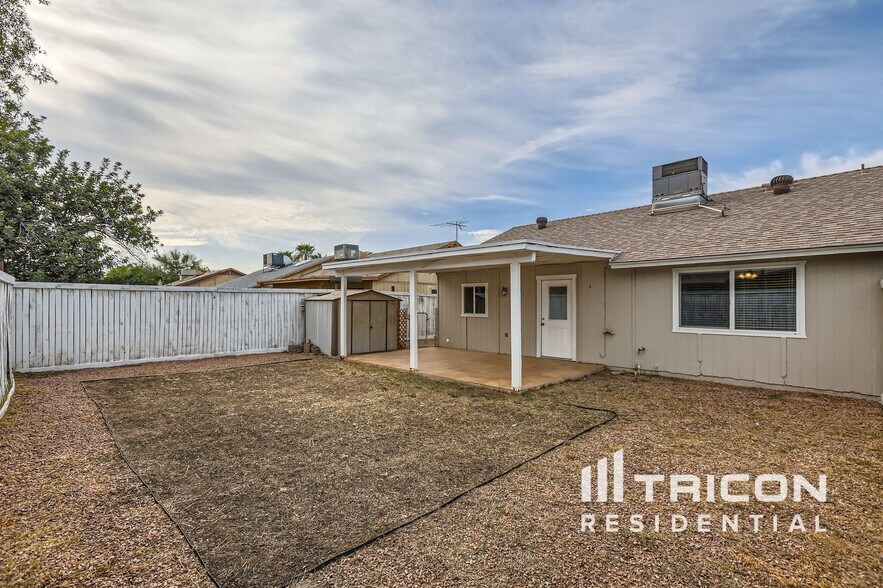 Building Photo - 3018 W Blackhawk Dr