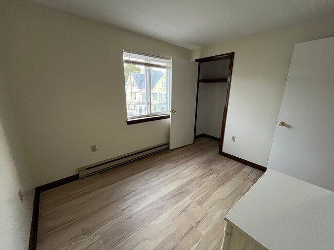 Building Photo - 53 Fairfield Park