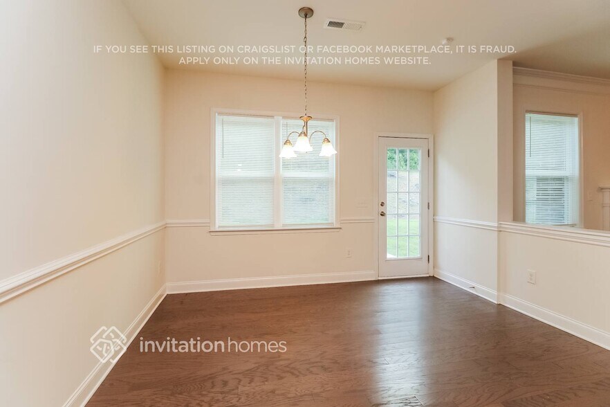 Building Photo - 11350 Cedarvale Farm Pkwy