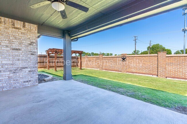 Building Photo - 213 Lariat Trail