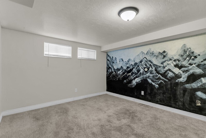 Building Photo - 1035 Hillcrest Dr