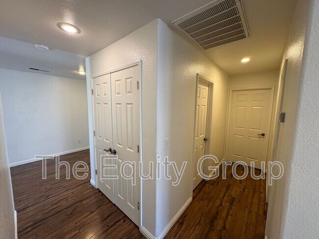 Building Photo - 429 N Amador St