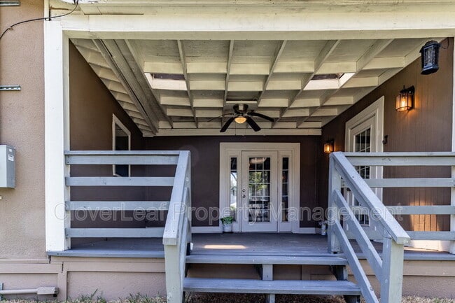 Building Photo - 2423 W Huisache Ave