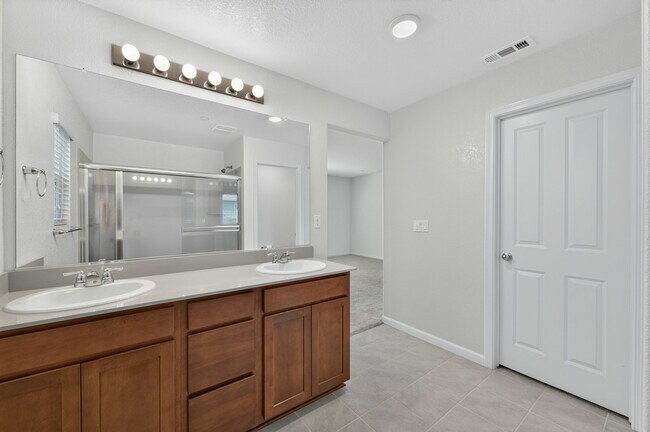 Building Photo - 3432 Bayou Way