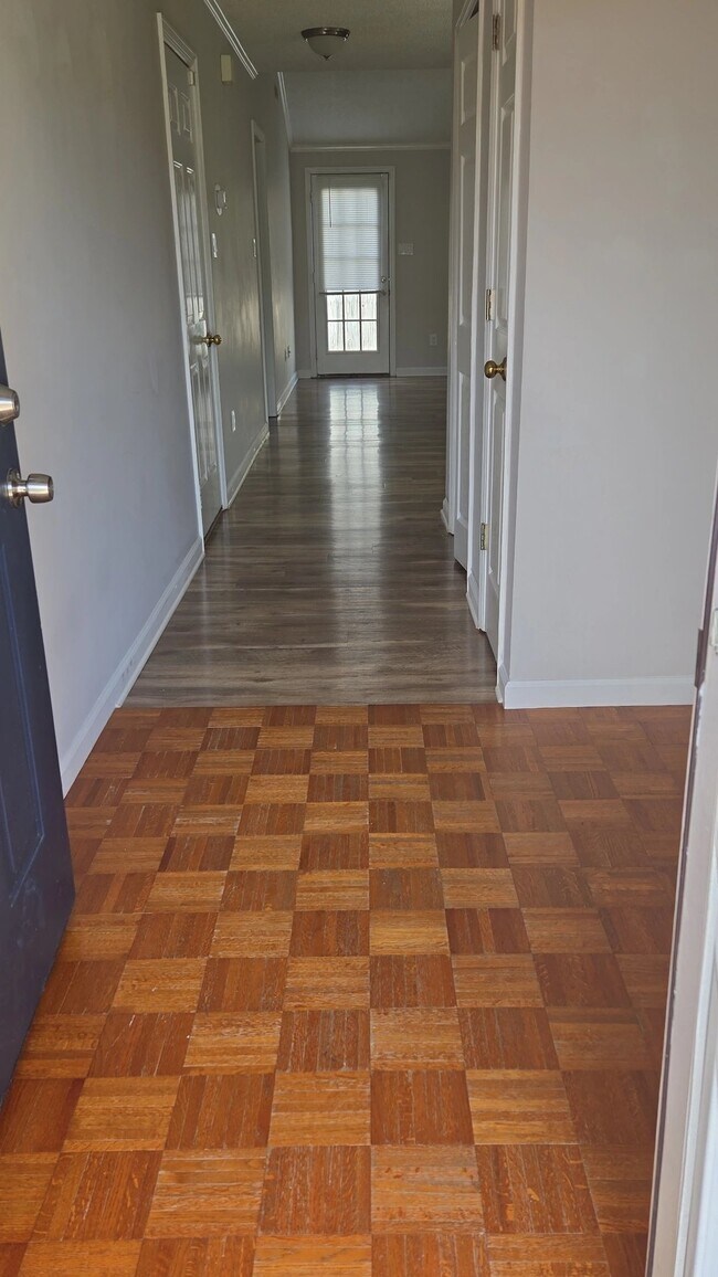 Building Photo - 7908 Eldin Way