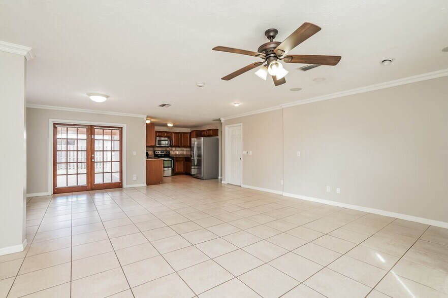 Building Photo - 3410 SE 11th Ave