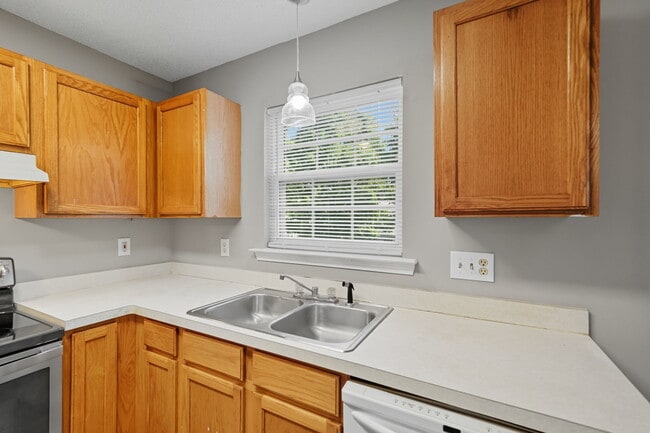 Building Photo - 273 Cottonwood Creek Cir