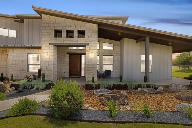 Building Photo - 215 Mesa Vista Dr