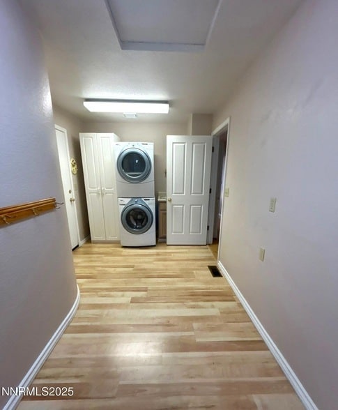 Building Photo - 3245 Marthiam Ave
