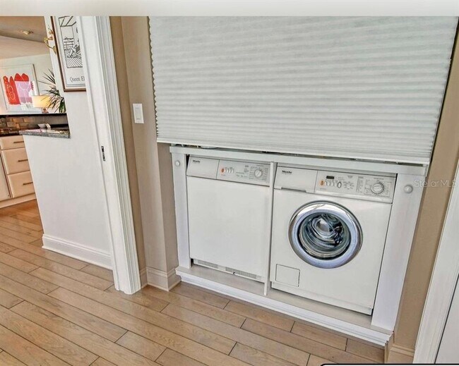 Building Photo - 2525 Gulf of Mexico Dr