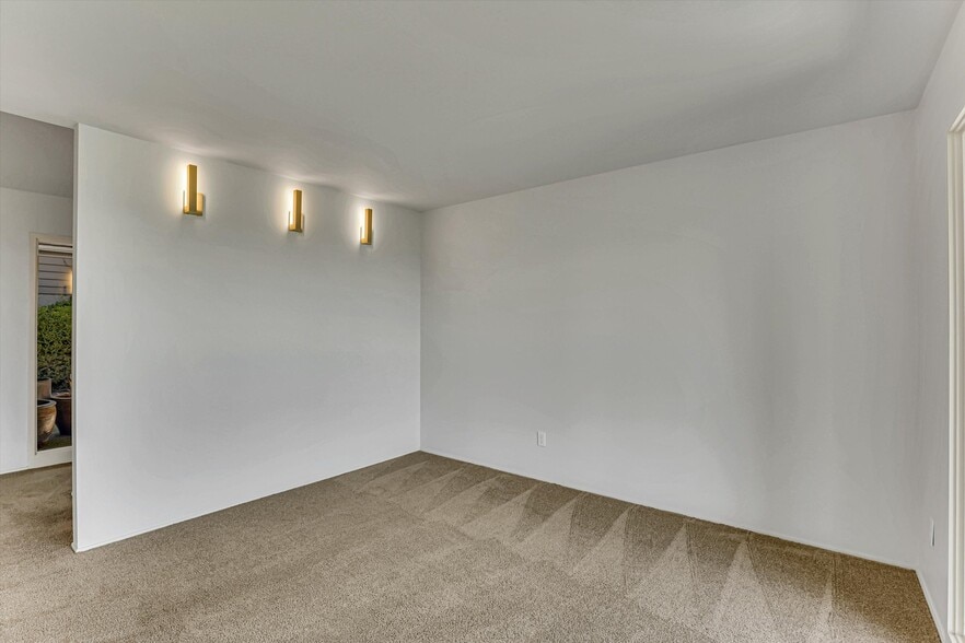 Building Photo - 17642 Upper Cherry Ln