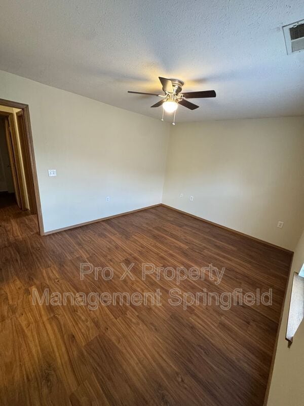 Building Photo - 2119 Southfork Dr