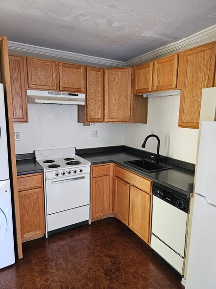 Building Photo - 206 Ross Valley Dr