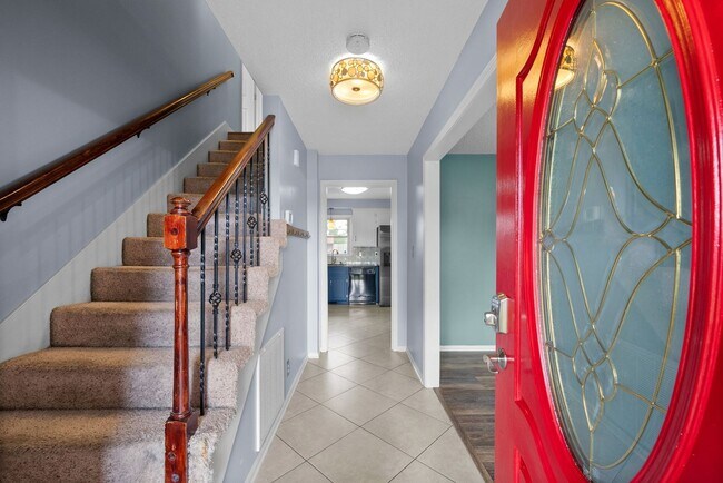 Building Photo - Nice Home on Cul-Du-Sac Large Backyard clo...
