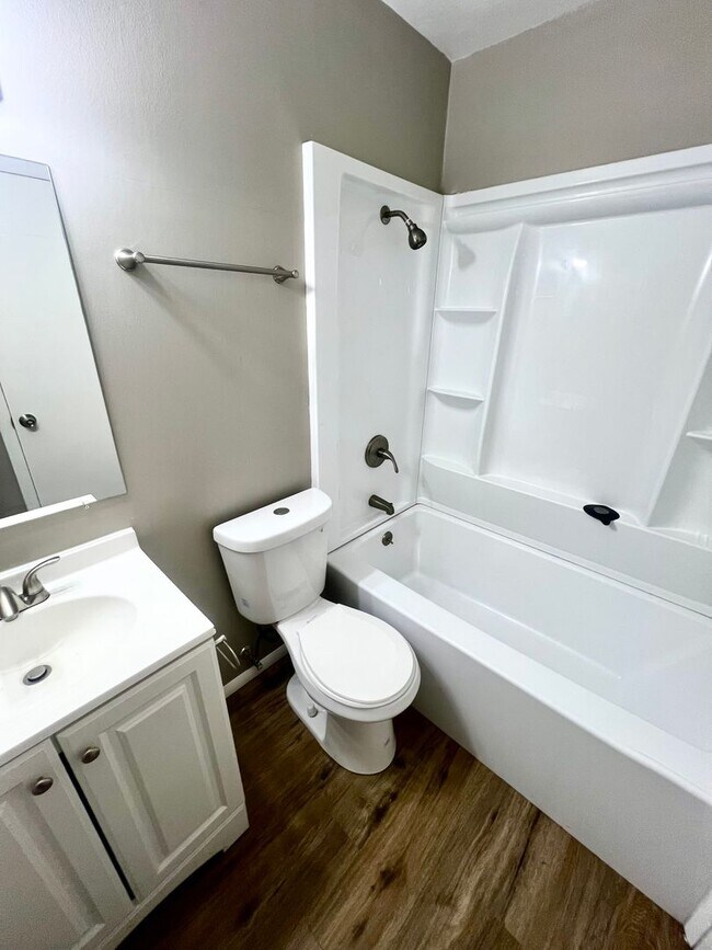 Building Photo - Charming 3 Bedroom Home in Florissant – Pr...