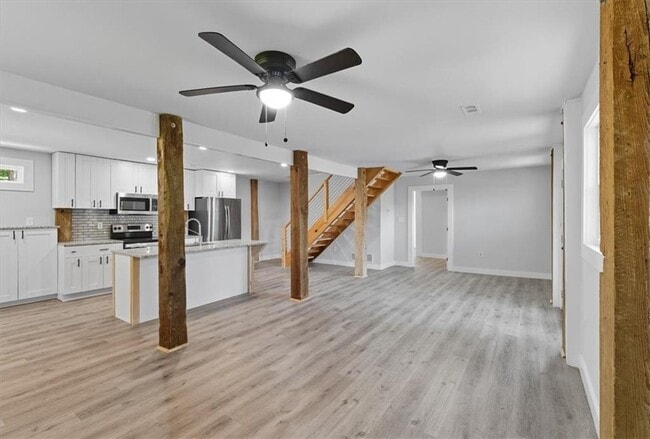 Building Photo - 96 Collins Rd