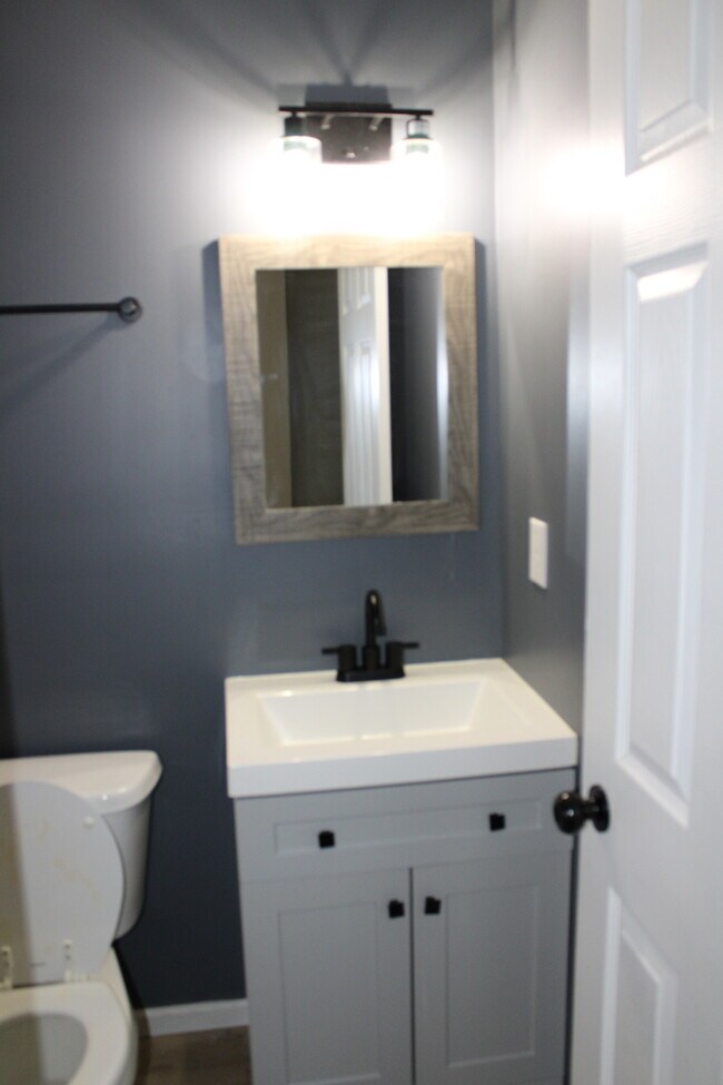 Building Photo - 3bed 1 bath in Independence - Newer Build