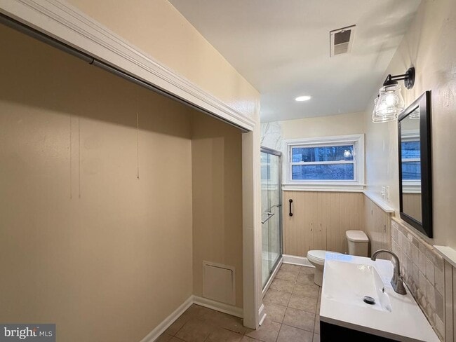 Building Photo - 1337 Pottstown Pike