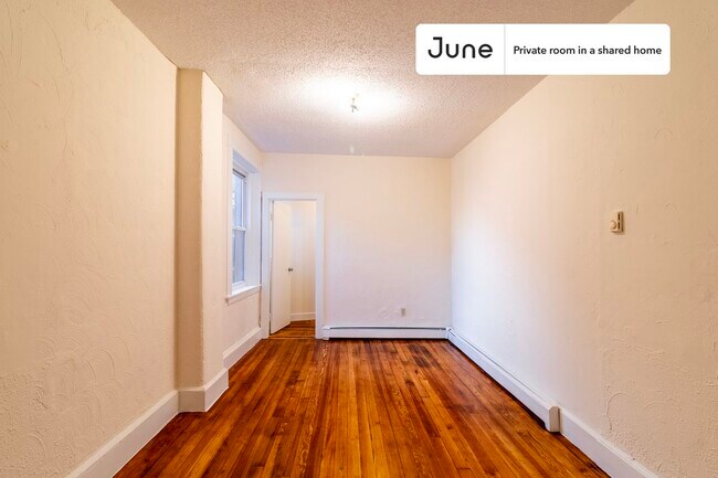Building Photo - Room in Shared 3 bed/1 bath home