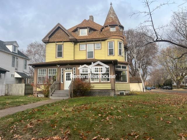 Primary Photo - 1921 Carroll Ave
