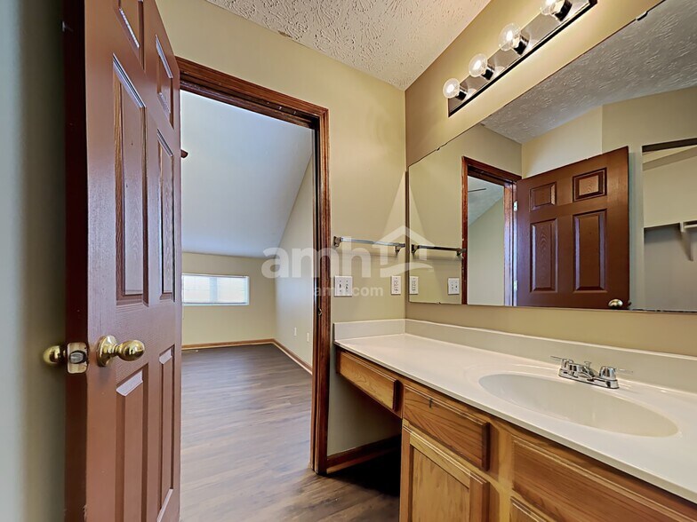 Building Photo - 11205 Cowan Lake Ct