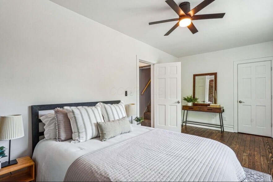 Building Photo - 4270 Broadway